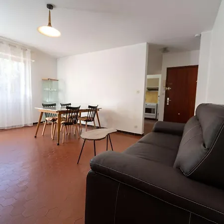 Apartament T2- Piscine- Plages- Commerces *