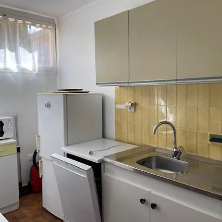 T2- Piscine- Plages- Commerces Apartament *