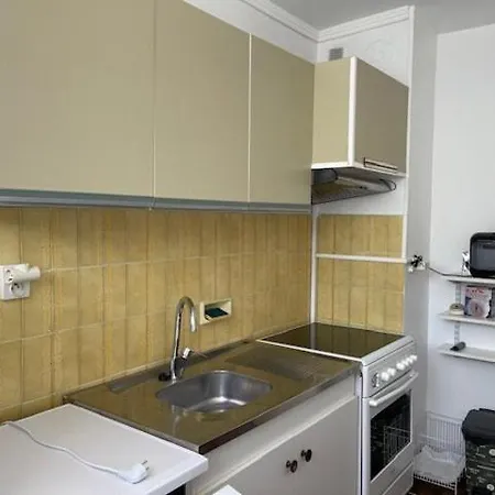 T2- Piscine- Plages- Commerces * Le Lavandou