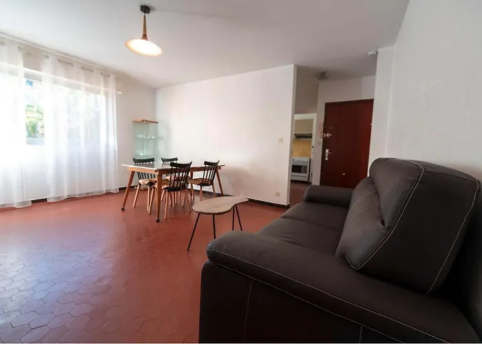 T2- Piscine- Plages- Commerces *