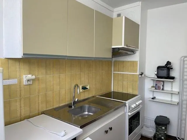 T2- Piscine- Plages- Commerces * Le Lavandou